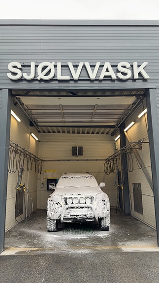 Toyota Land Cruiser 9 of 12