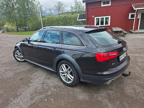 Audi A6 allroad 3 of 5