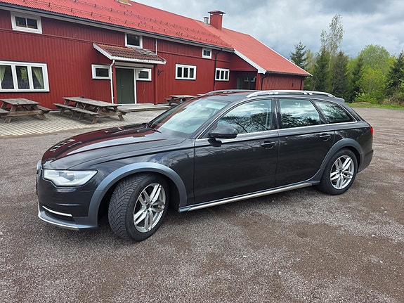 Audi A6 allroad 2 of 5