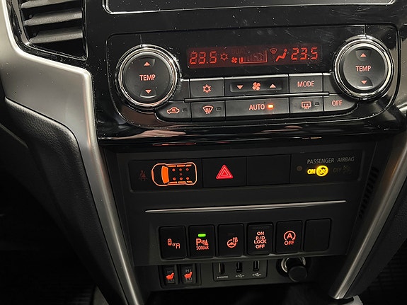 Mitsubishi L200 11 of 23