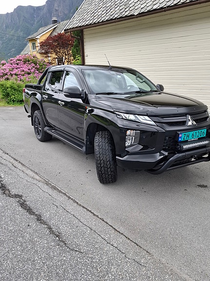 Mitsubishi L200 2 of 5