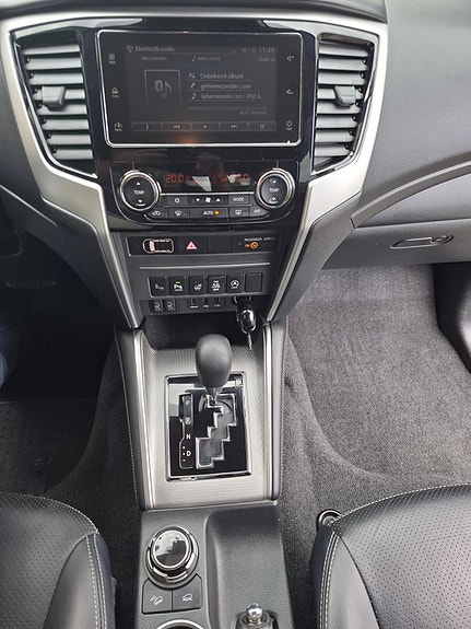 Mitsubishi L200 14 of 23