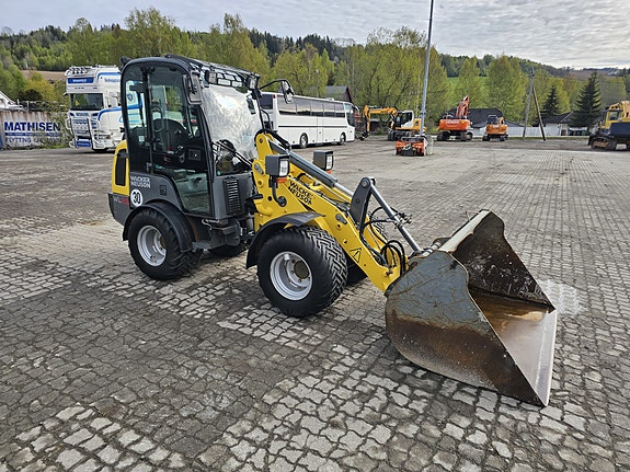 Wacker Neuson WL25 4 of 5