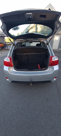 Toyota Auris 5 of 9