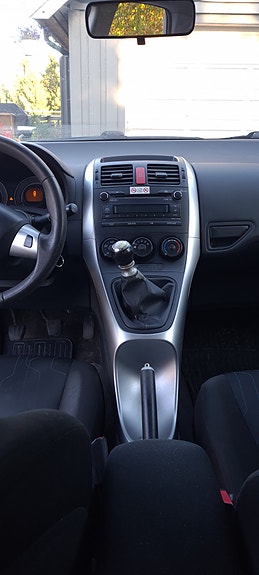 Toyota Auris 7 of 9