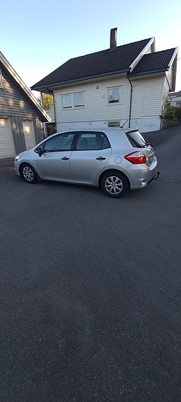 Toyota Auris 6 of 9