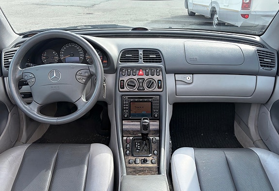 Mercedes-Benz CLK230 22 of 30