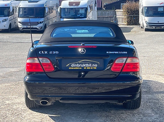Mercedes-Benz CLK230 6 of 30