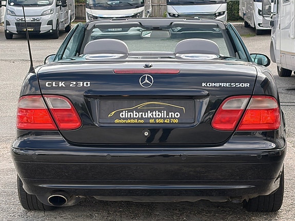 Mercedes-Benz CLK230 14 of 30