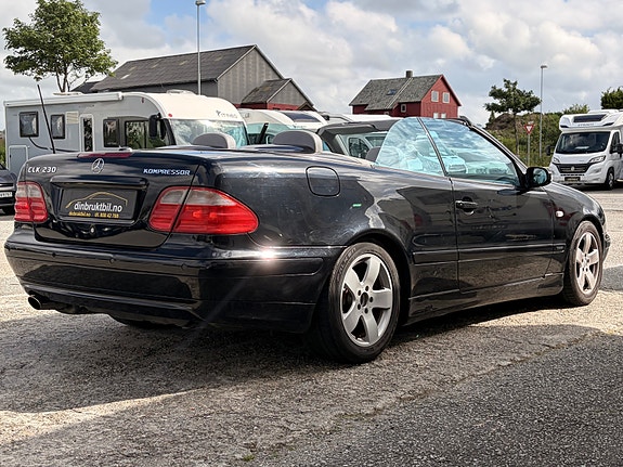 Mercedes-Benz CLK230 13 of 30