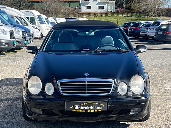 Mercedes-Benz CLK230 2 of 30