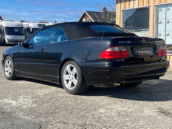 Mercedes-Benz CLK230 7 of 30