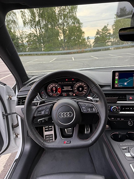 Audi RS4 7 of 15