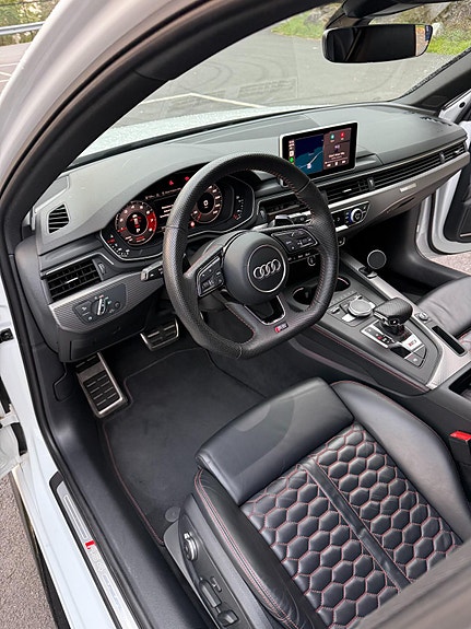 Audi RS4 6 of 15