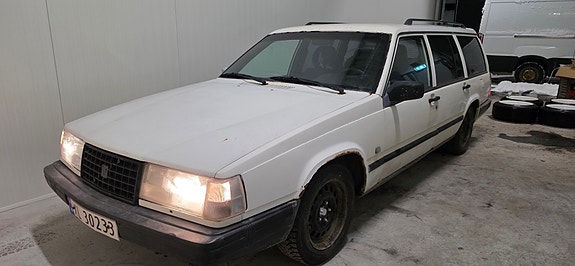 Volvo 940 2 of 5