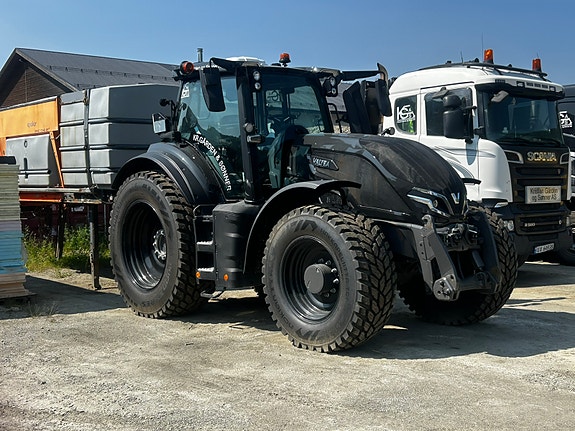 Valtra Q305 16 of 17