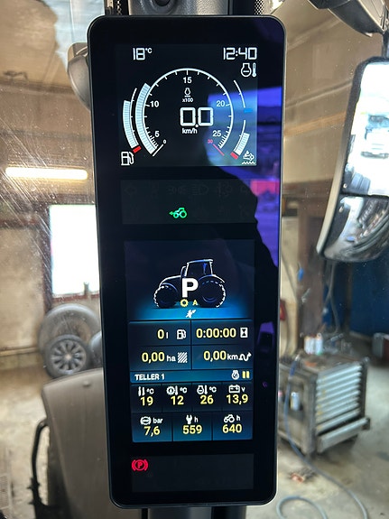 Valtra Q305 12 of 17