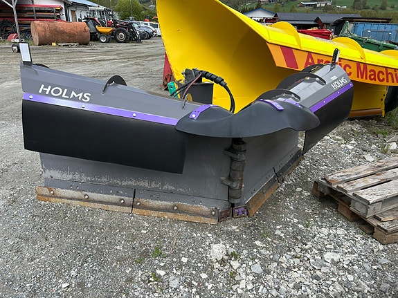 Valtra Q305 13 of 17