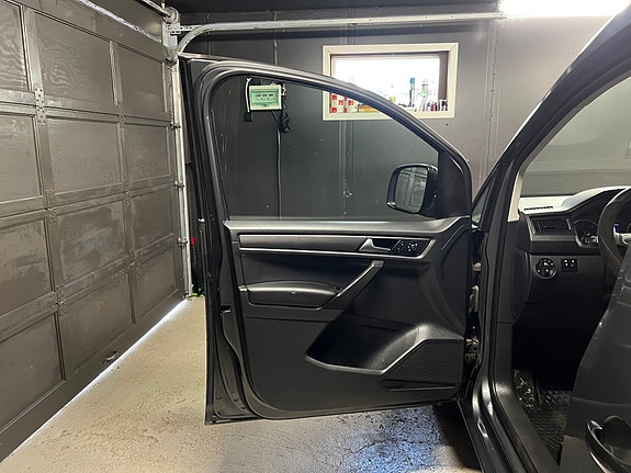 Volkswagen Caddy Maxi 22 of 30