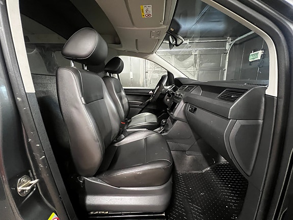 Volkswagen Caddy Maxi 27 of 30