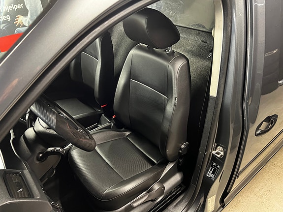 Volkswagen Caddy Maxi 25 of 30