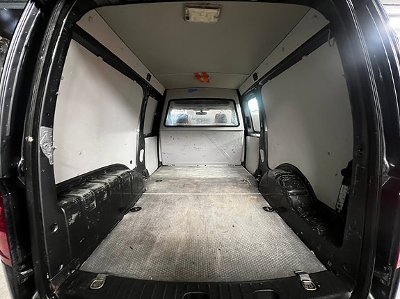 Volkswagen Caddy Maxi 16 of 30