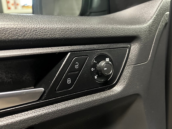 Volkswagen Caddy Maxi 23 of 30