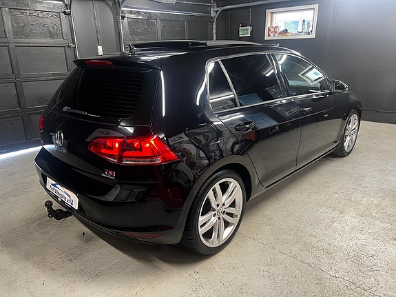 Volkswagen Golf VII 6 of 30