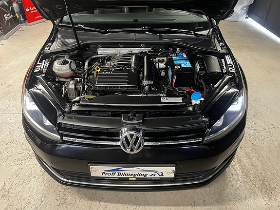 Volkswagen Golf VII 11 of 30
