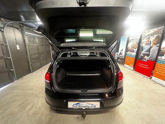 Volkswagen Golf VII 17 of 30