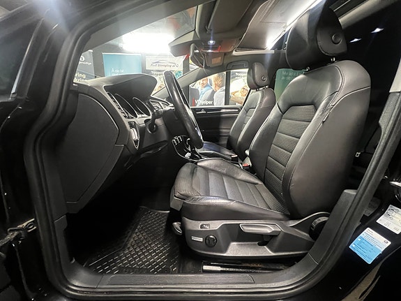 Volkswagen Golf VII 30 of 30