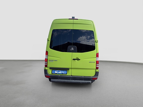 Mercedes-Benz Sprinter 8 of 30