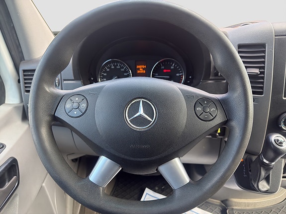 Mercedes-Benz Sprinter 20 of 30