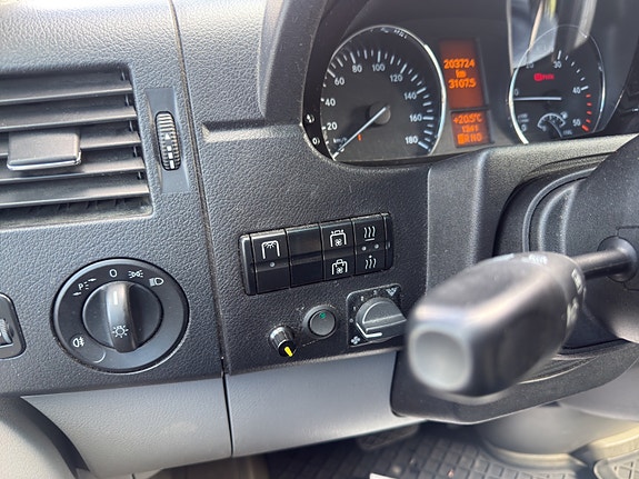 Mercedes-Benz Sprinter 10 of 30