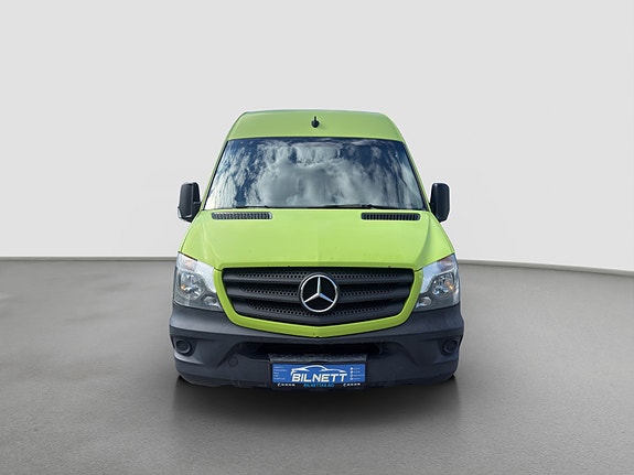 Mercedes-Benz Sprinter 2 of 30