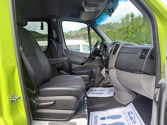 Mercedes-Benz Sprinter 14 of 30