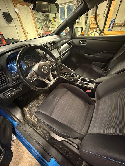 Nissan Leaf 5 of 10