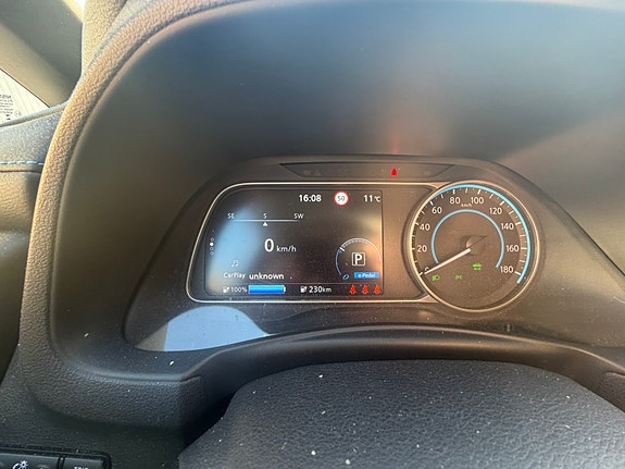 Nissan Leaf 8 of 10