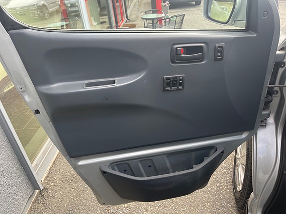 Toyota HiAce 25 of 30