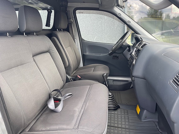 Toyota HiAce 24 of 30