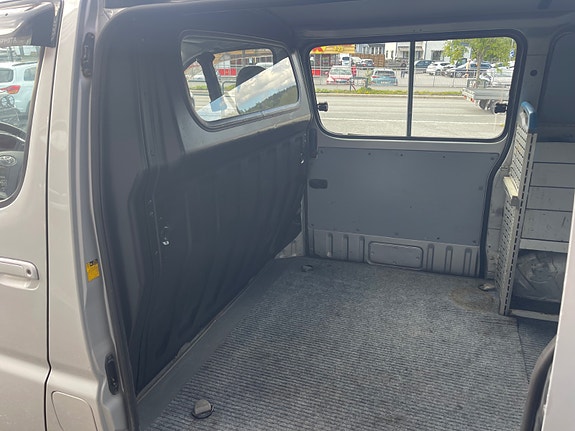 Toyota HiAce 28 of 30