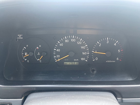Toyota HiAce 14 of 30