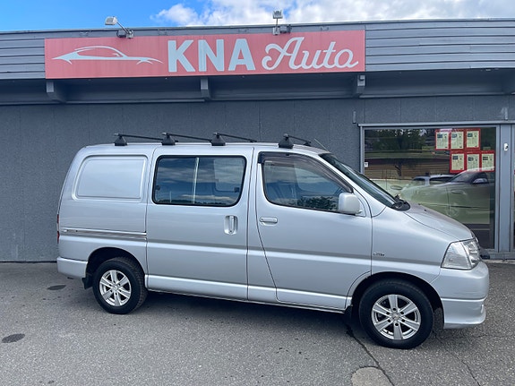 Toyota HiAce 6 of 30