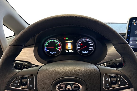 JAC M3EV 8 of 18