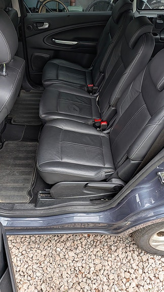 Ford Galaxy 13 of 17