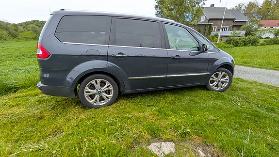 Ford Galaxy 7 of 17