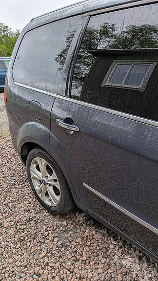 Ford Galaxy 9 of 17