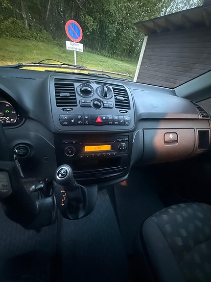 Mercedes-Benz Vito 113 8 of 20