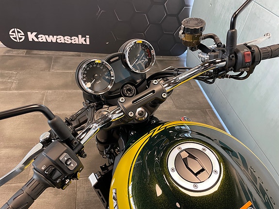 Kawasaki Z 900 RS 10 of 11
