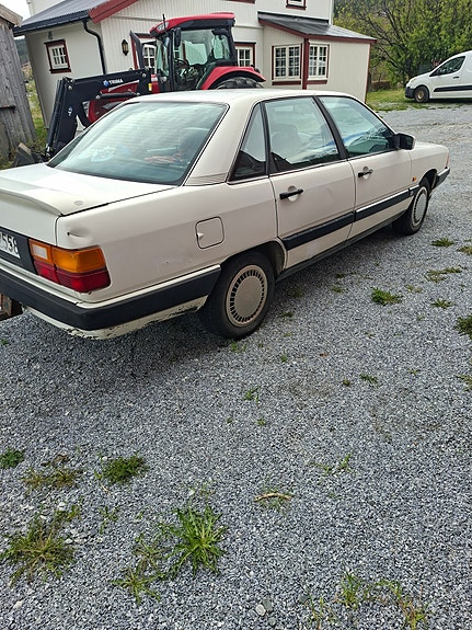 Audi 100 4 of 5